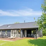 Hasten - 600m From The Sea By Interhome *