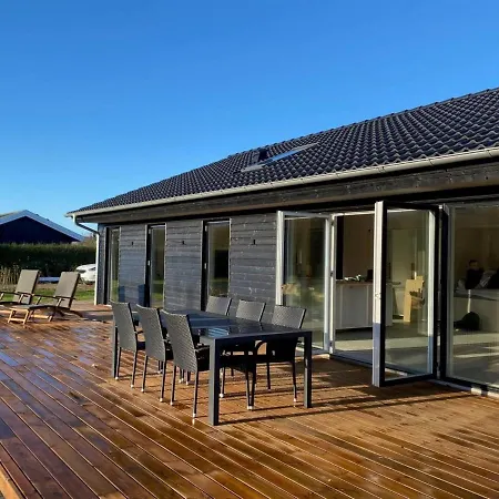 Hasten - 600m From The Sea By Interhome