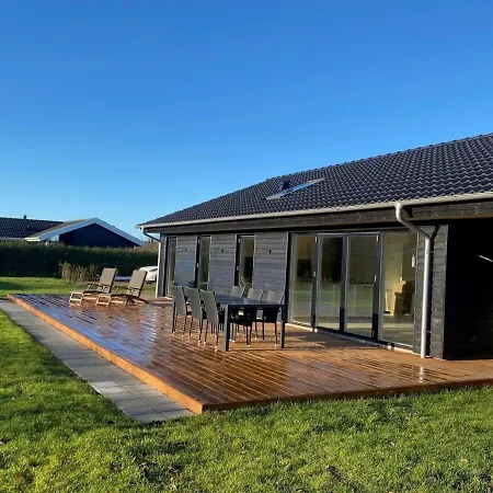 Hasten - 600m From The Sea By Interhome